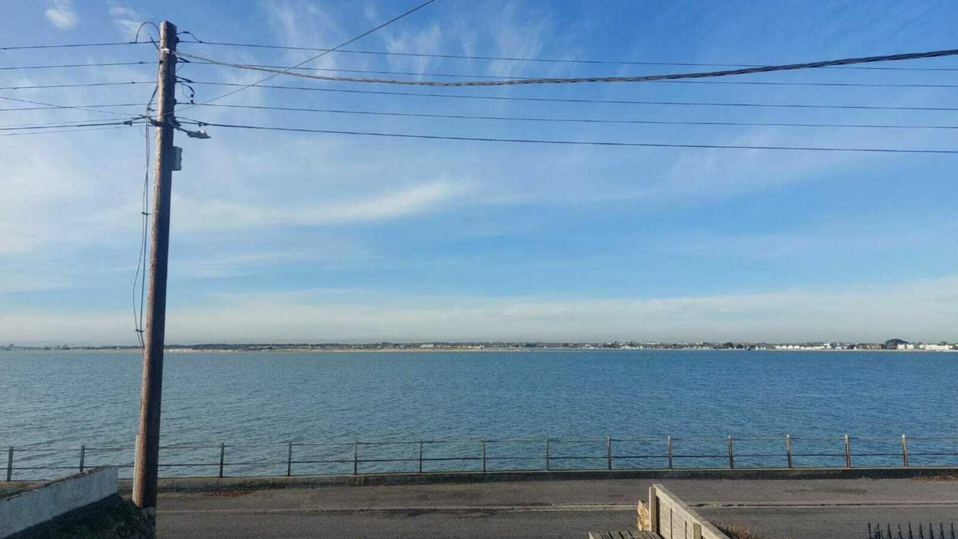 Holiday home Stunning Unique & Elegantly Refurbed Seafront 2bd *