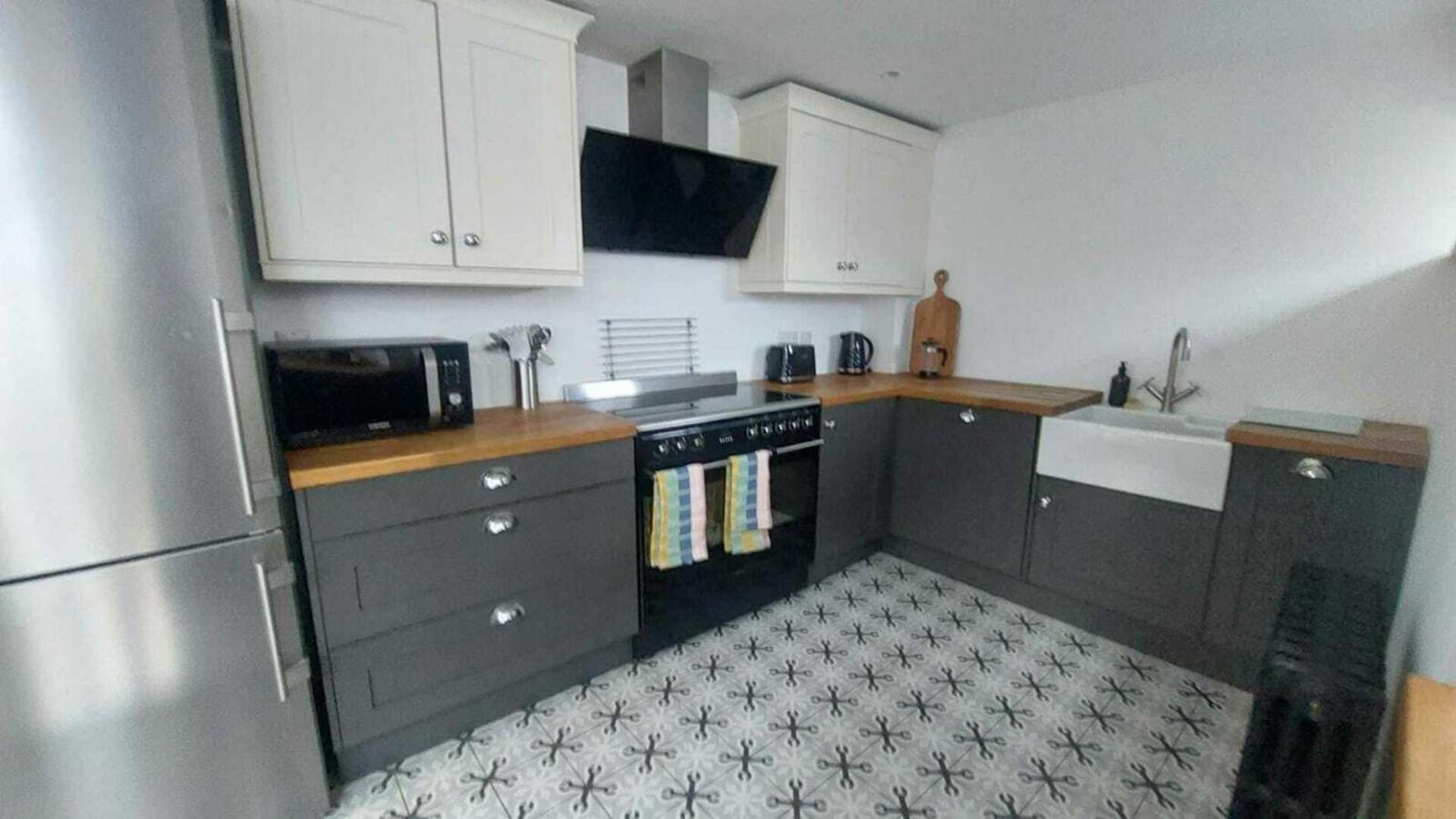 Stunning Unique & Elegantly Refurbed Seafront 2bd Holiday home *