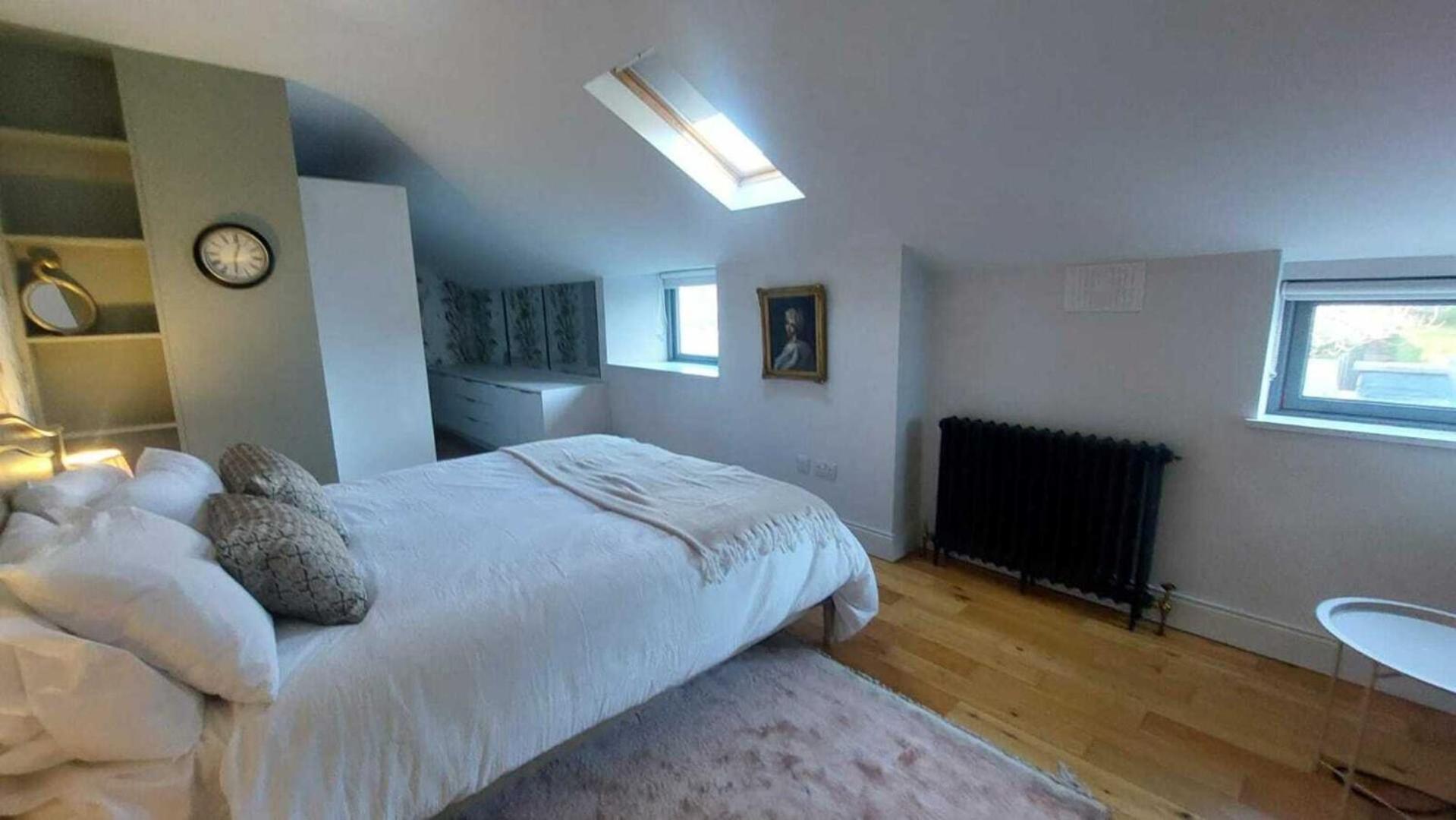 Stunning Unique & Elegantly Refurbed Seafront 2bd Holiday home Dublin