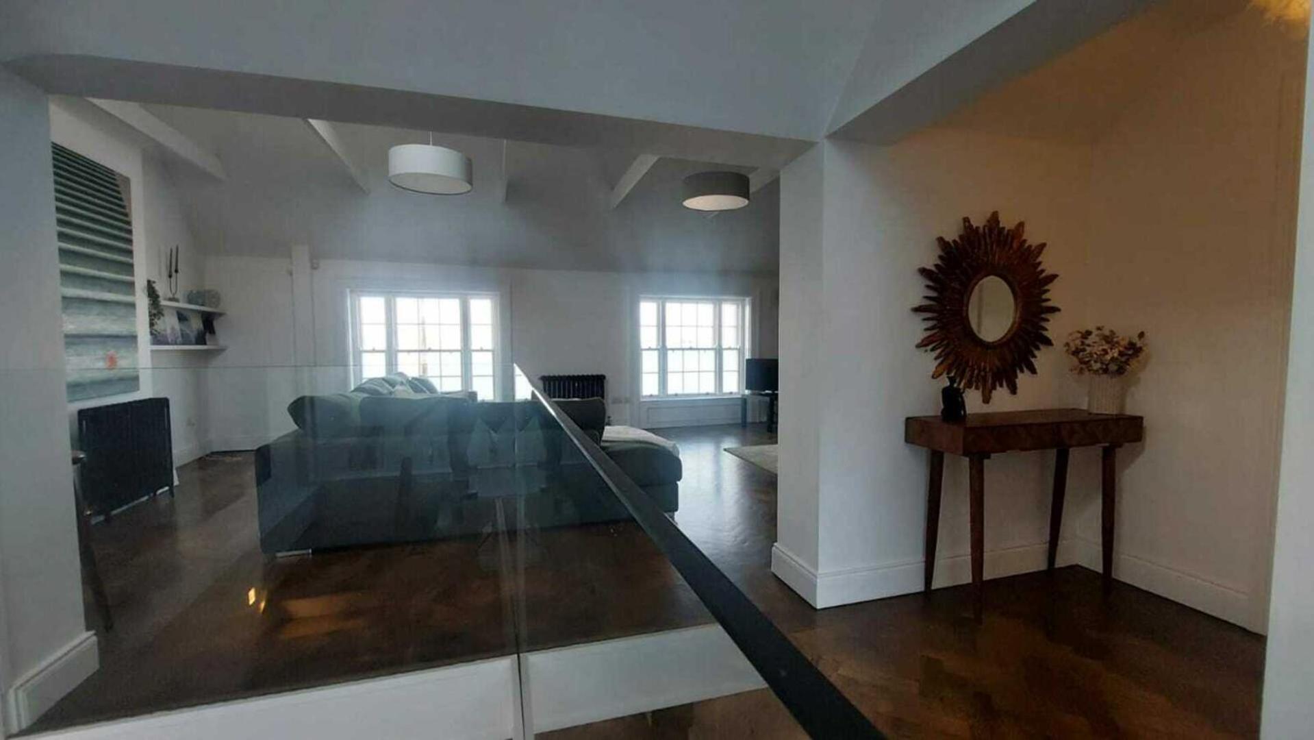 Stunning Unique & Elegantly Refurbed Seafront 2bd