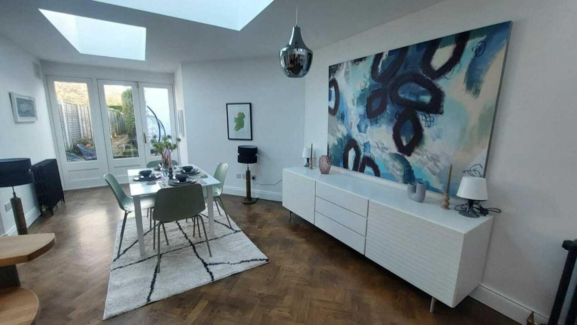 Stunning Unique & Elegantly Refurbed Seafront 2bd