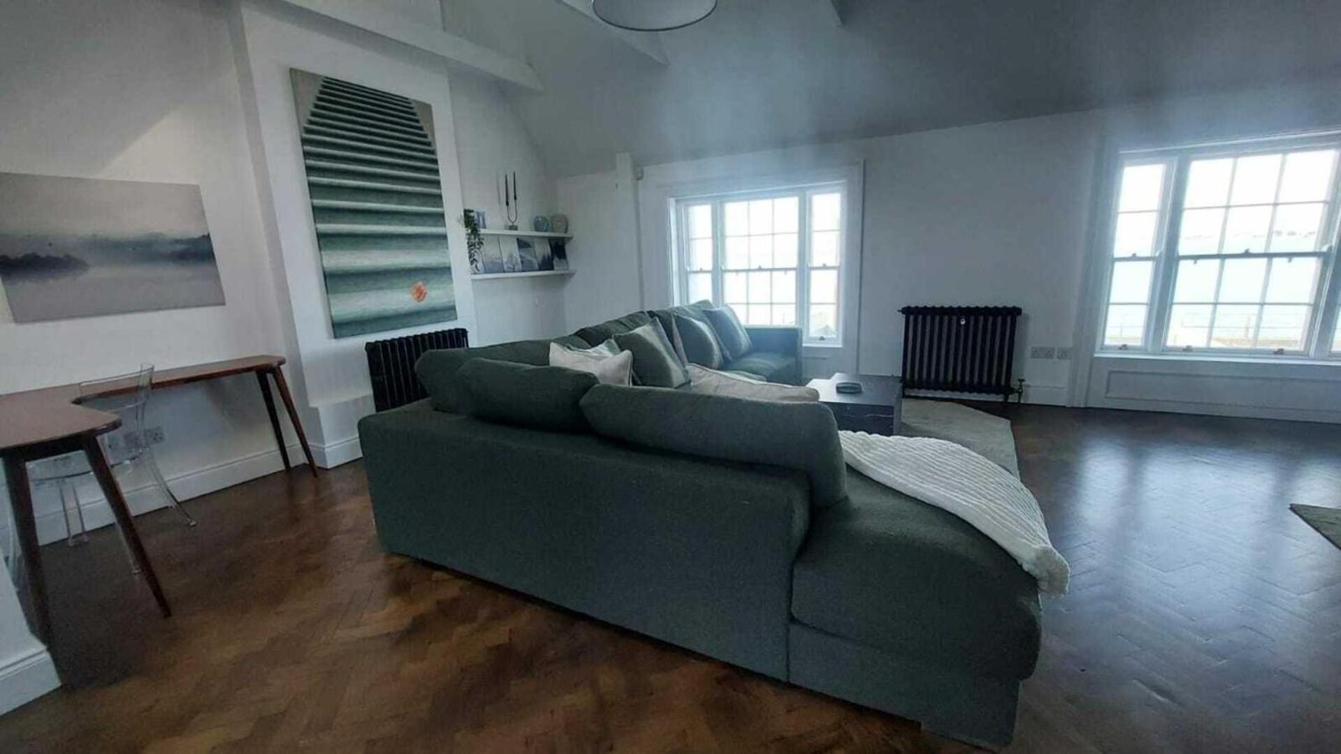 Stunning Unique & Elegantly Refurbed Seafront 2bd * Dublin