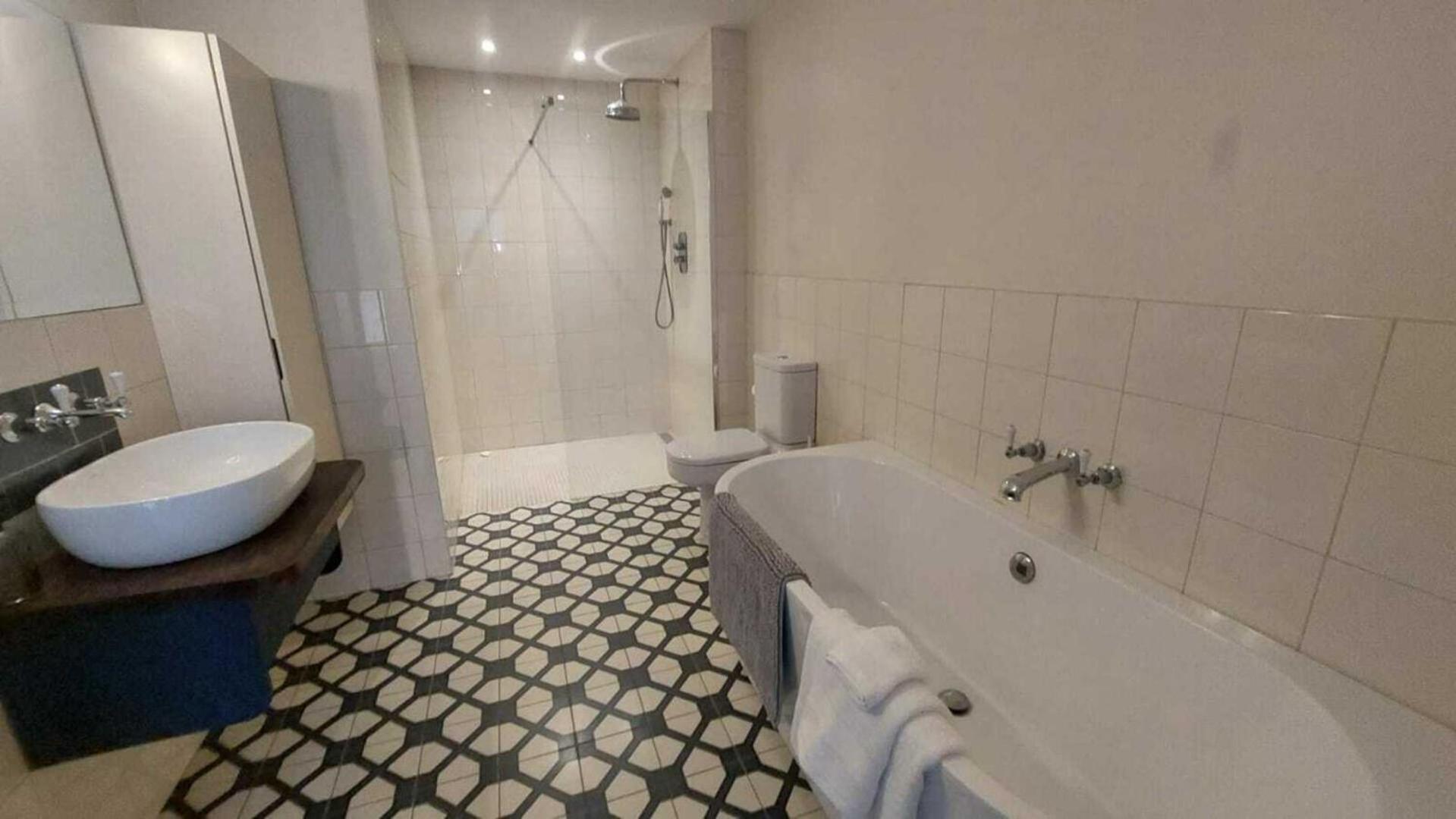 Stunning Unique & Elegantly Refurbed Seafront 2bd * Dublin